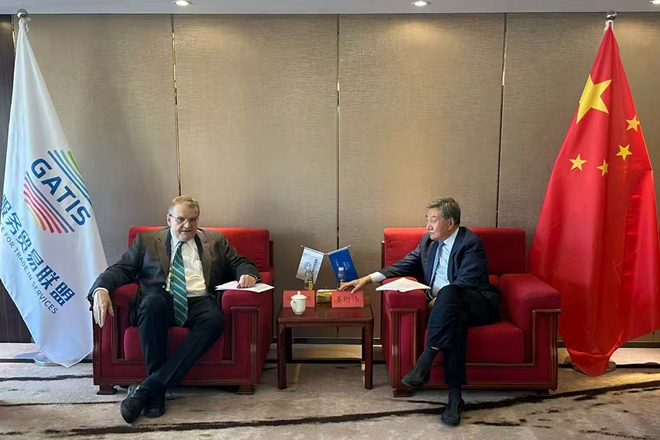 20251201姜增伟理事长会见国际经济法知名学者迈克·哈恩 (2).jpg